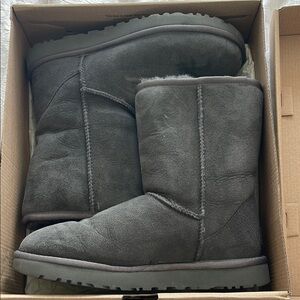 Ugg Classic Short II
